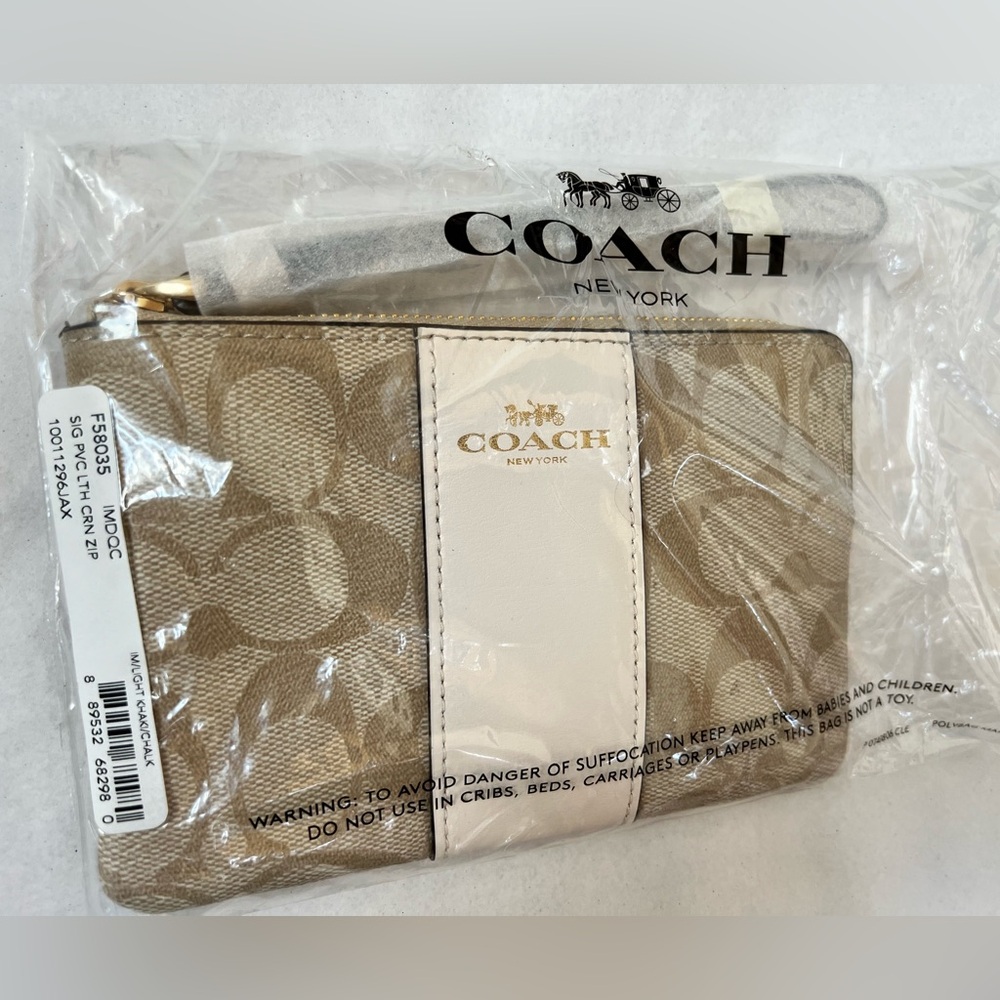 COACH Corner Zip Wristlet zipper Pouch Khaki Signature Canvas Chalk F58035 NEW